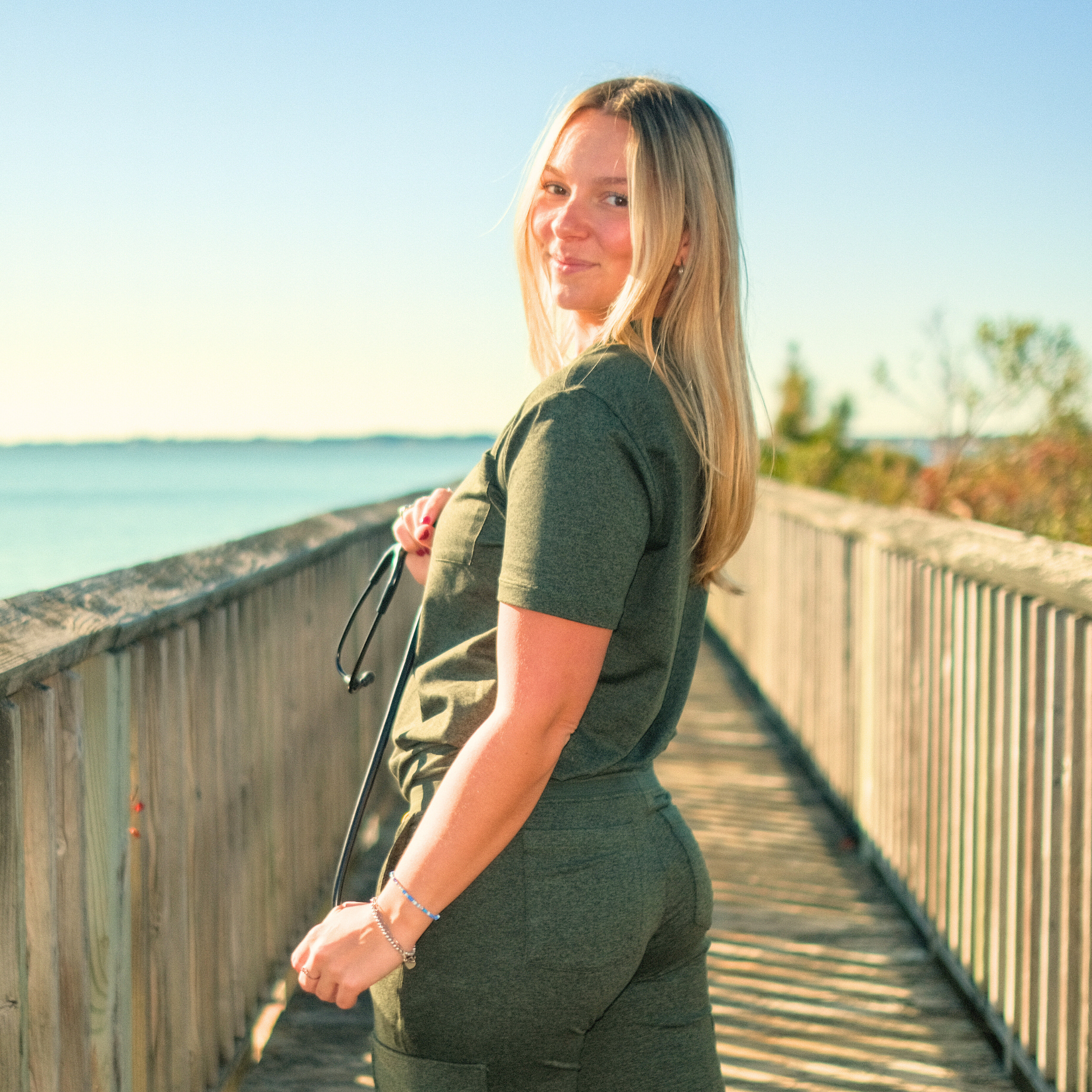 'Van' Soleya + Skye & Oliver Relaxed Fit V-Neck Top · Evergreen