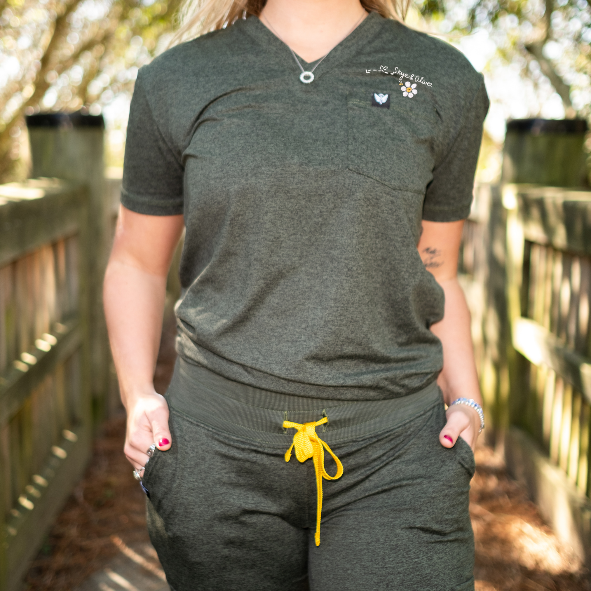 'Van' Soleya + Skye & Oliver Relaxed Fit V-Neck Top · Evergreen